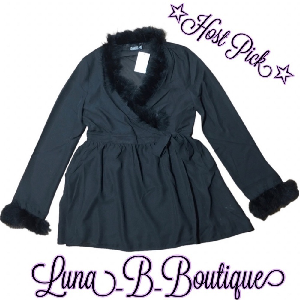 💘HOST PICK!💘🖤🆕Gorgeous Poly Chiffon Pegnoir with Faux Marabou Trim🖤💘
